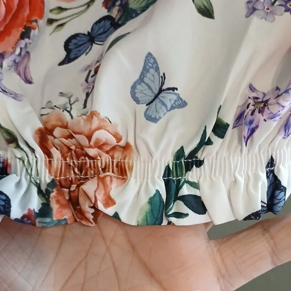 Cupshe Red Floral Ruffled Long Sleeve Bell Sleeve Top woman's L - Picture 2 of 6